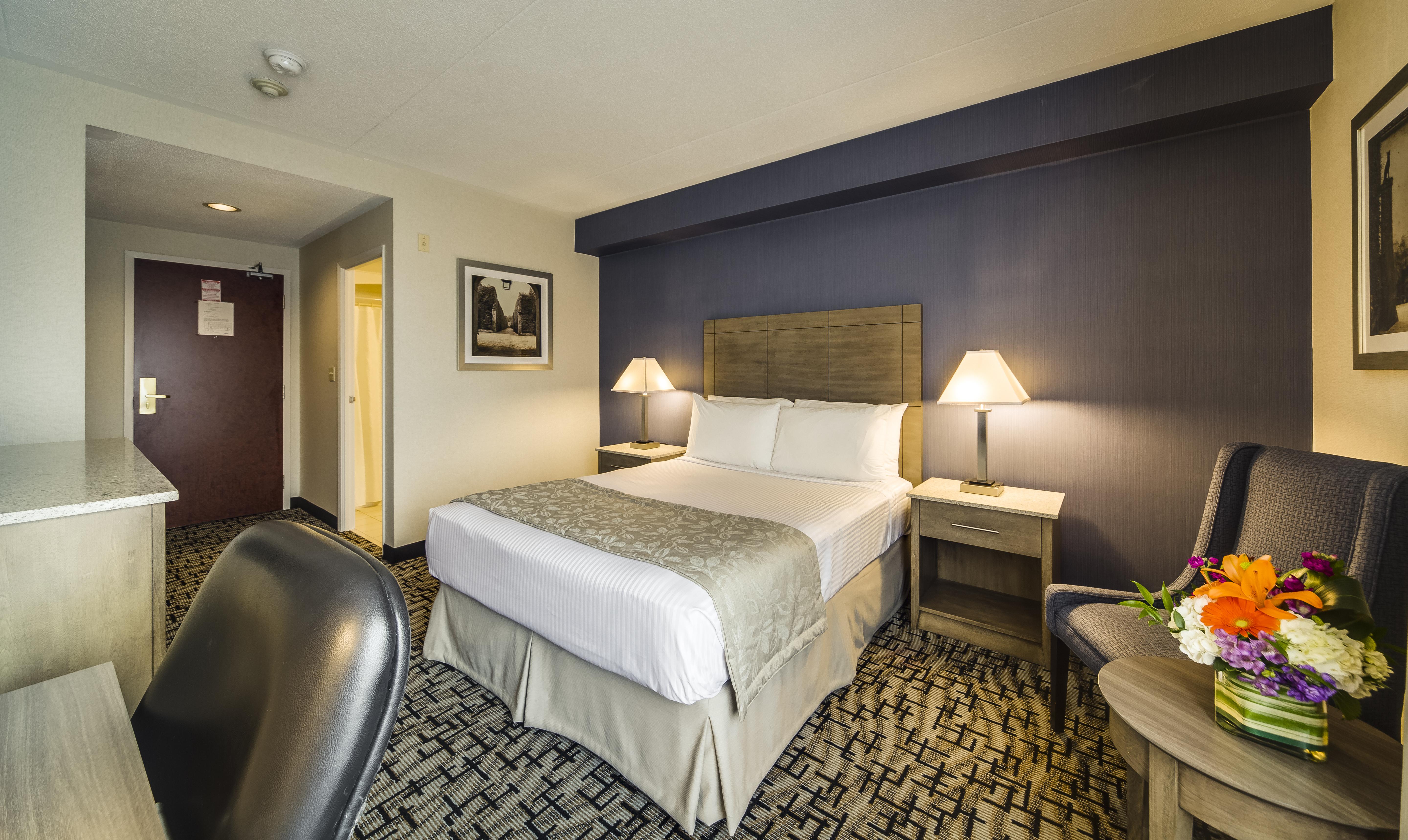 Monte Carlo Inn Oakville Suites Buitenkant foto