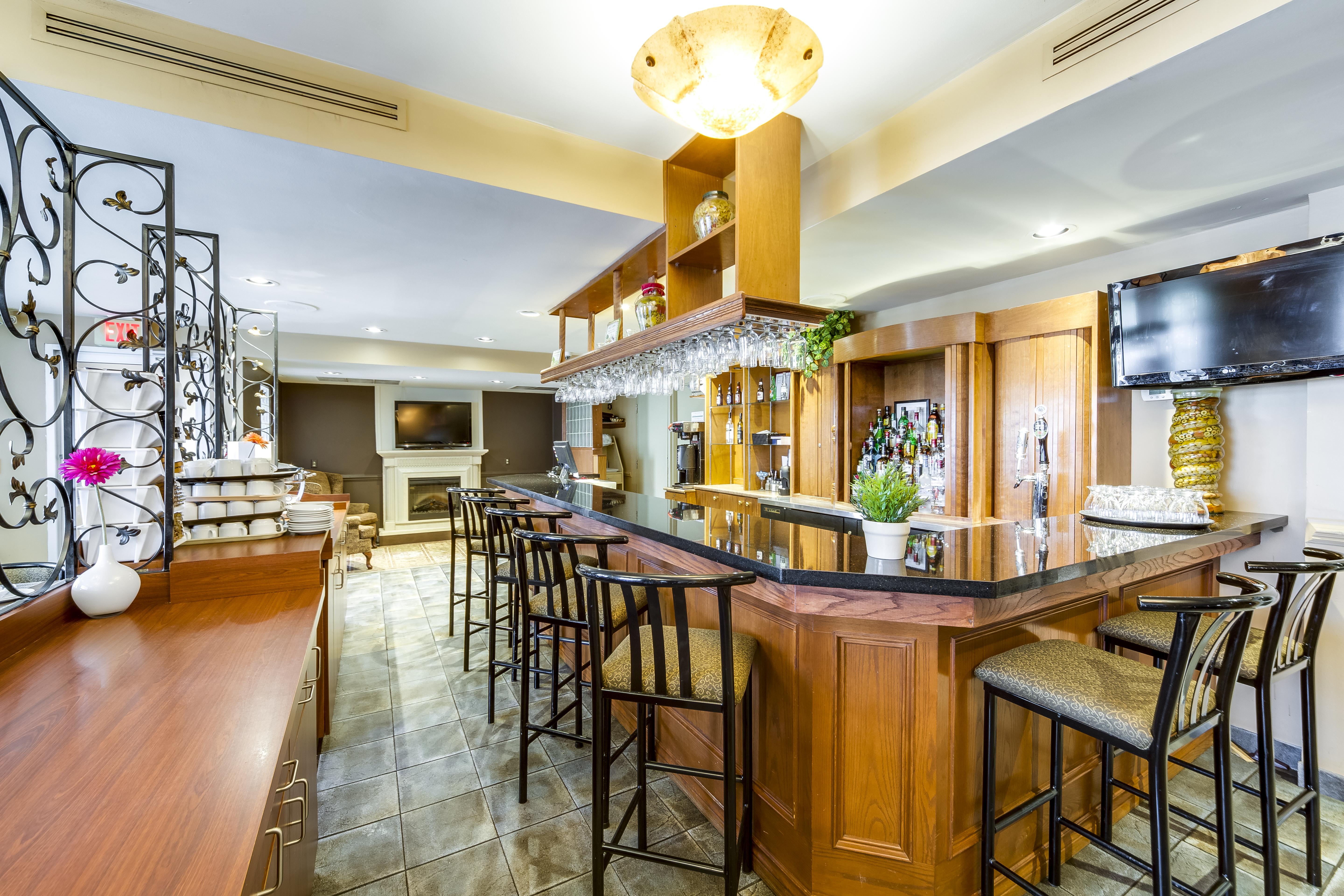 Monte Carlo Inn Oakville Suites Buitenkant foto