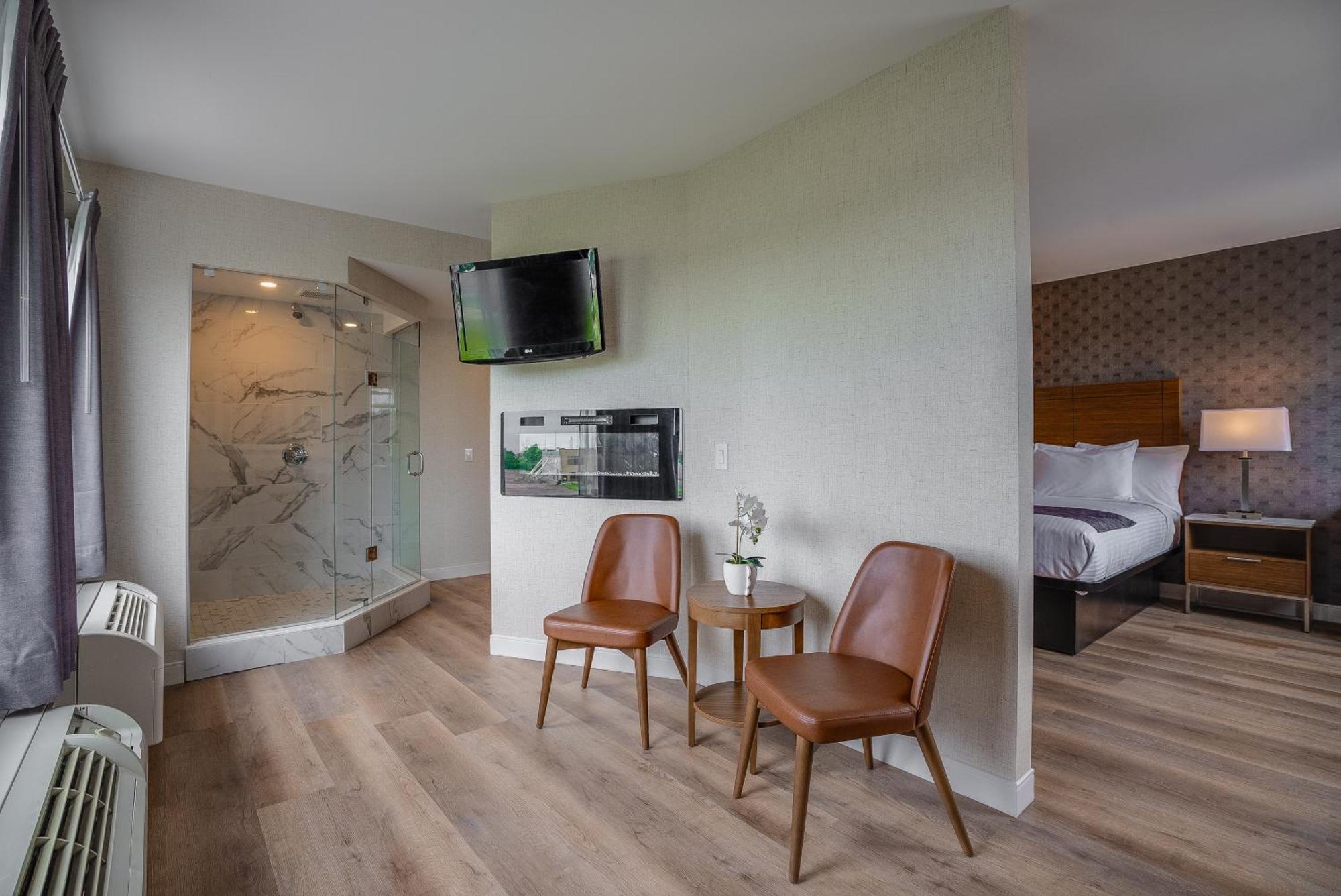 Monte Carlo Inn Oakville Suites Buitenkant foto