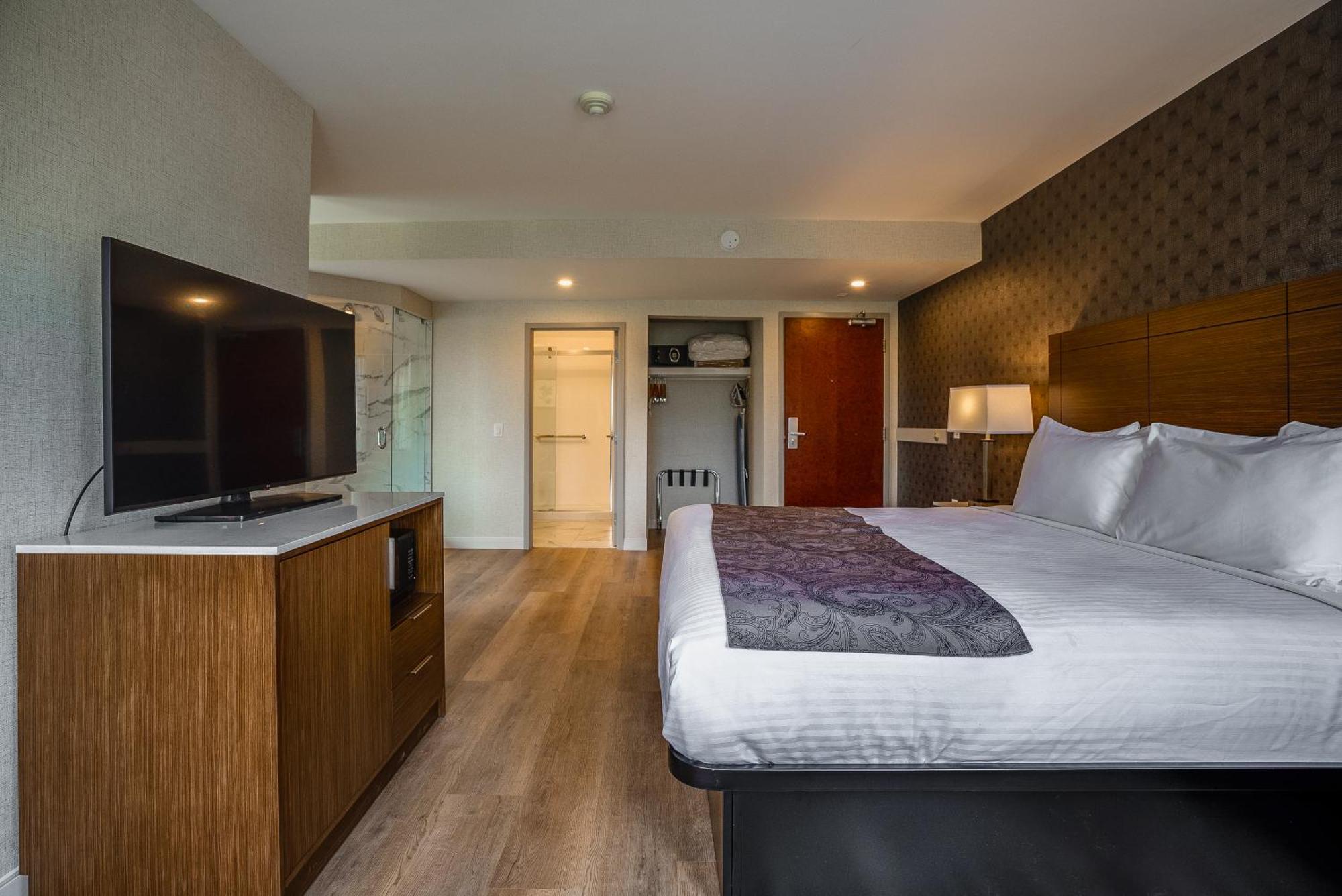 Monte Carlo Inn Oakville Suites Buitenkant foto
